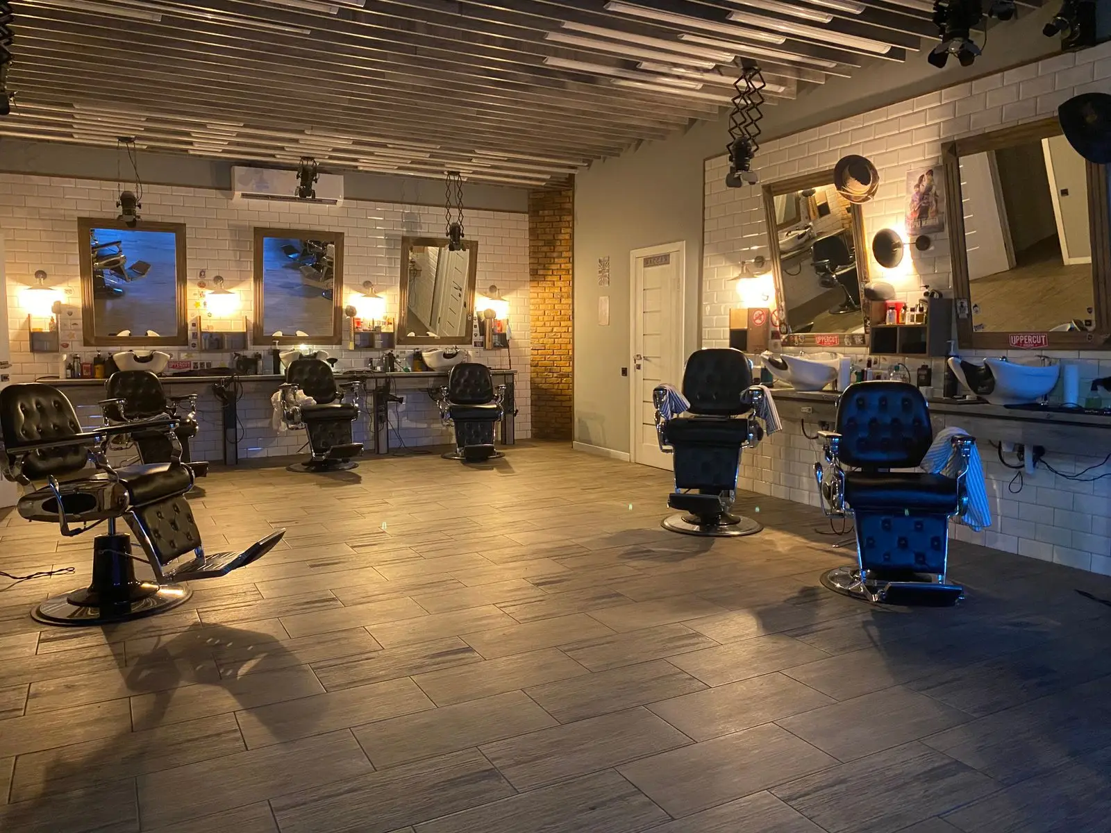 Au salon de coiffure